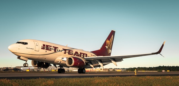 Boeing 737-700 · passenger · burgundy, photograph 4019
