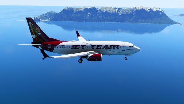 Boeing 737-700 · passenger · burgundy, photograph 924
